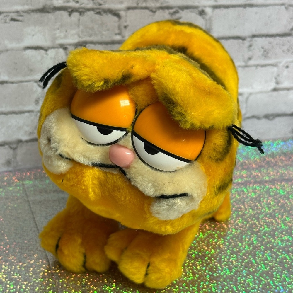 Vintage GARFIELD Standing Plush 11 in Stuffed Animal Cat Dakin